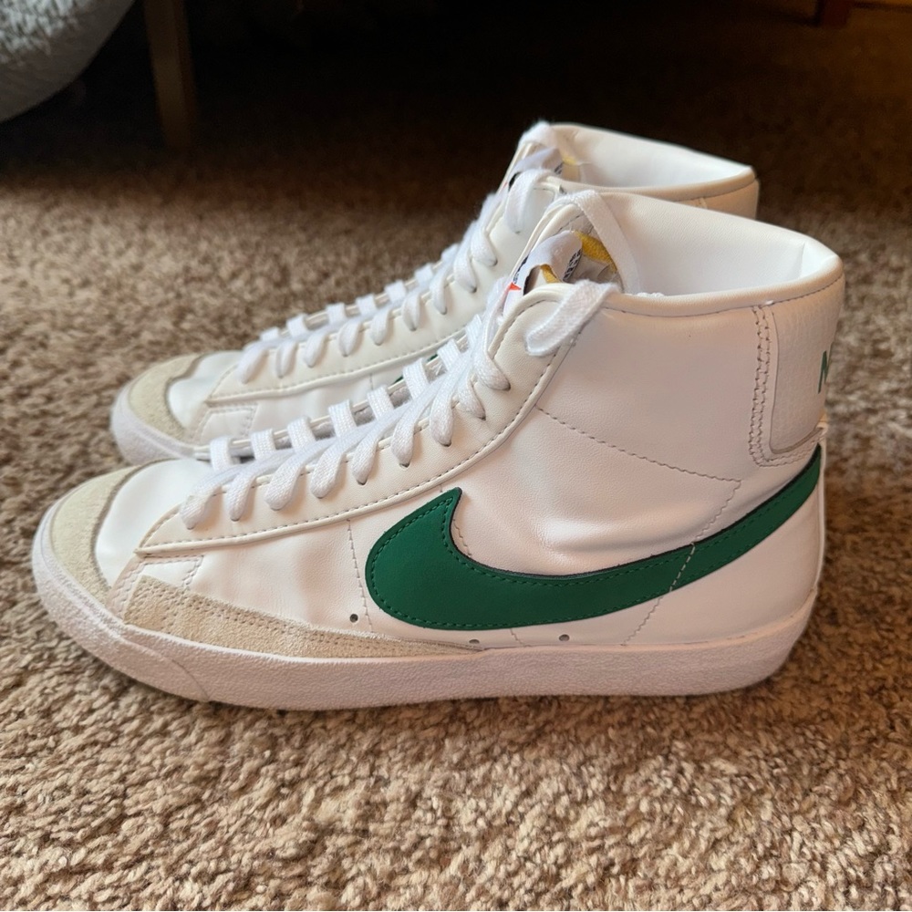 Nike Blazers 8.5 Women